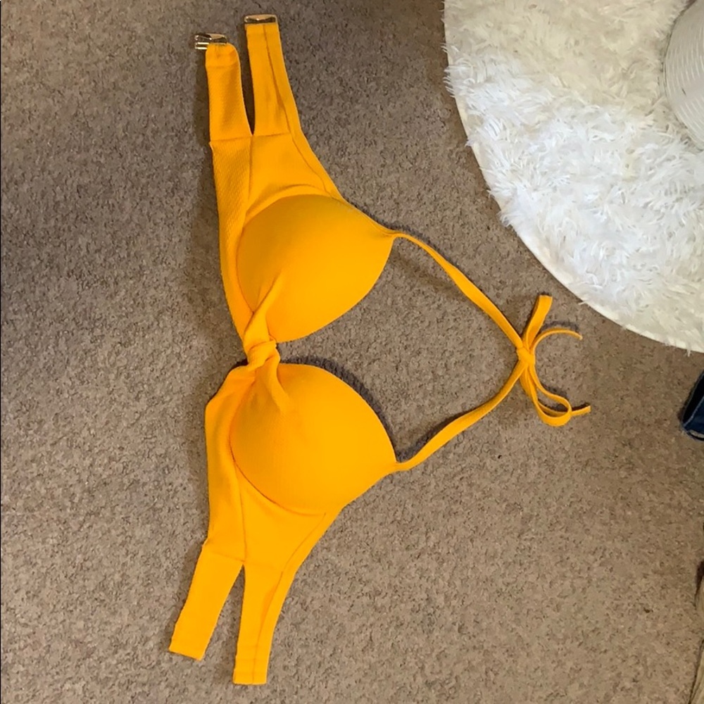 BRAND NEW 36DD YELLOW PUSH UP BIKINI TOP!!